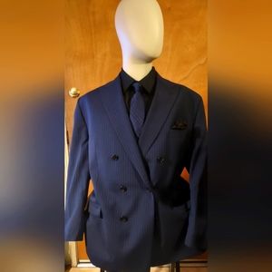 Ralph Lauren mens navy pin stripe. Suit.Size 46r. Never worn.